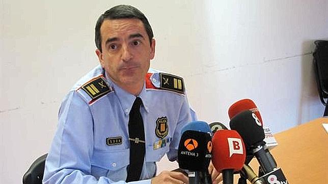 El juez imputa al comisario de los Mossos por las cargas a los 'indignados' de plaza Catalunya