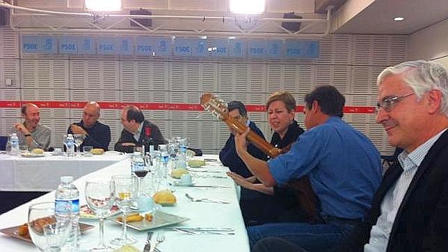 Zapatero fuerza una tregua entre Rubalcaba y Chacón