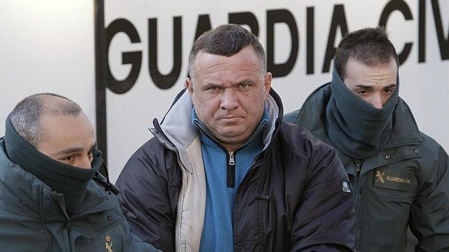 «&#8221;Cabeza de cerdo&#8221; me obligó a abortar y a prostituirme»