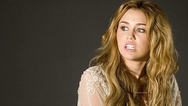 Miley Cyrus se ha roto el coxis