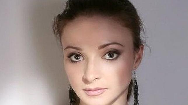 La rubia moldava del Costa Concordia: «Estoy enamorada del capitán Schettino»