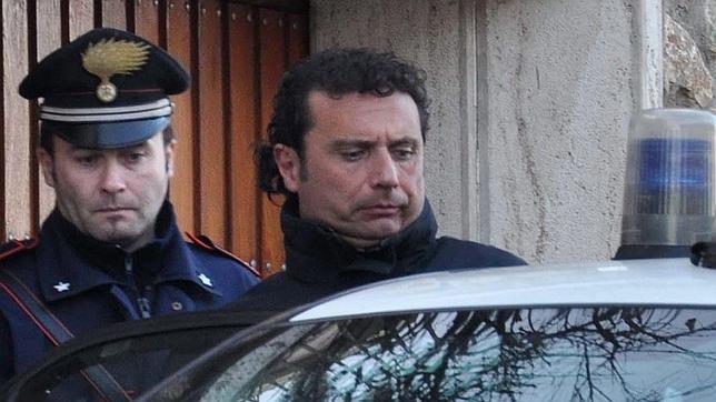 El capitán del Costa Concordia, Francesco Schettino, seguirá bajo arresto domiciliario