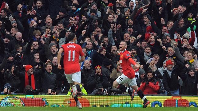 Rooney gana el duelo a Luis Suárez