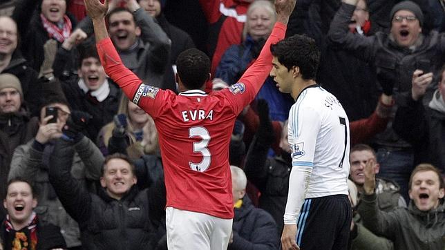 Alex Ferguson: «Luis Suárez es una vergüenza para el Liverpool»