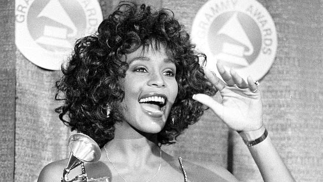 Whitney Houston, la voz más galardonada y envidiada