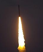 El nuevo cohete europeo Vega despega con éxito