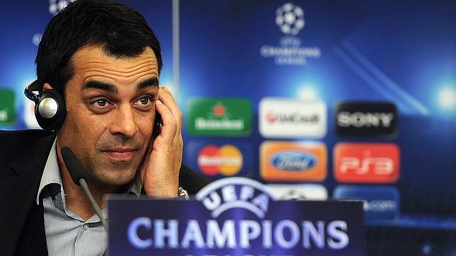 Dutt, técnico del Leverkusen: «El Barcelona es mejor que la selección española»