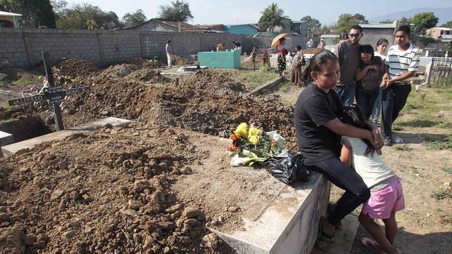 Ascienden a 358 los muertos por el incendio en la cárcel hondureña de Comayagua
