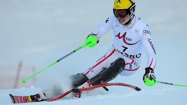 Marcel Hirscher se pone dos pisos en Bulgaria
