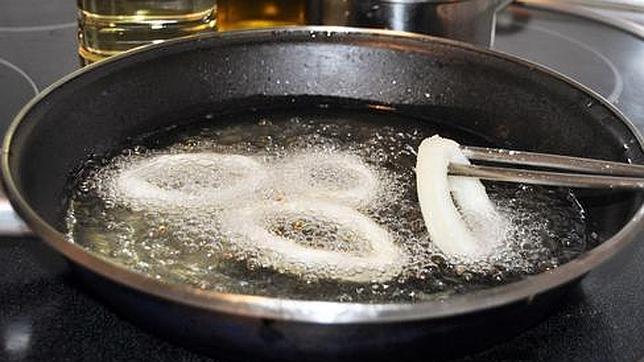 Detectan aldehídos tóxicos en el aceite recalentado sospechosos de provocar cáncer, alzhéimer y el párkinson