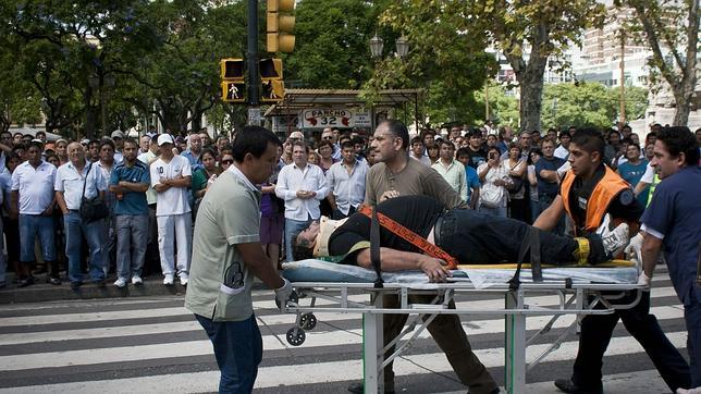 Accidente de tren en Buenos Aires: «Las puertas del vagón no se abrían y tuvimos que salir por las ventanas»
