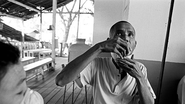 Médicos sin Fronteras ve peligrar el tratamiento de ocho millones de personas con VIH