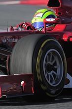 Pastor Maldonado lleva al Williams al primer puesto en Montmeló