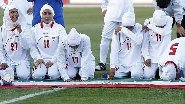 La ONU urge a la FIFA para que permita a las mujeres competir con el «hiyab»