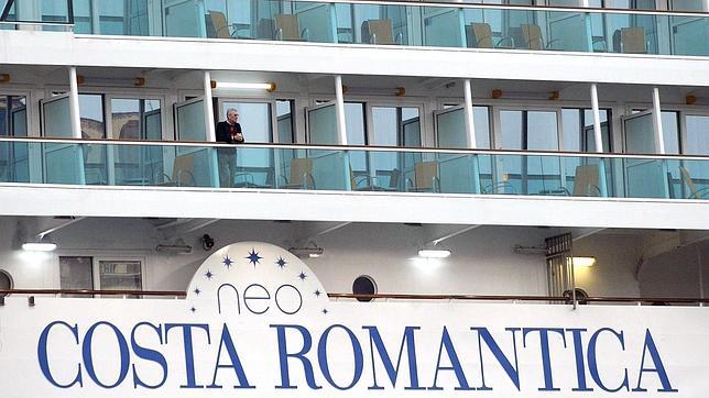 Un minuto de silencio en el bautismo del sustituto del «Costa Concordia»