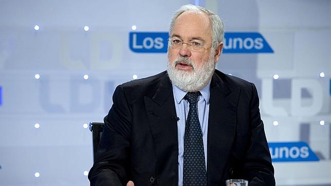 Cañete advierte de que si no llueve en marzo se plantería una situación de decreto de sequía