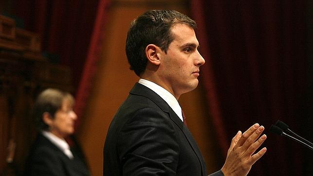 Ciutadans recuerda que el responsable de los sondeos catalanes es un ex radical independentista