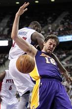 Kobe Bryant fuerza la prórroga, pero los Lakers caen en Detroit