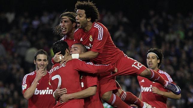 El Real Madrid se aferra a su puño de hierro