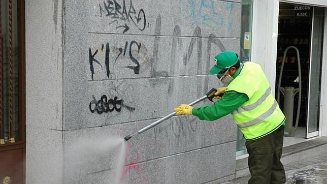 Eliminación de Graffitis, Pintura y Rayaduras en Muros y Fachadas de Casas en Bogotá, Colombia