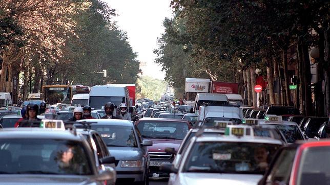 El Gobierno propone castigar a los coches más sucios a través del impuesto de matriculación