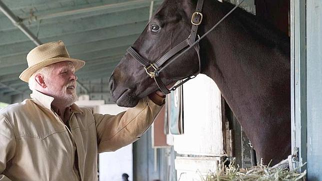 Cancelan la serie de Dustin Hoffman al morir tres caballos