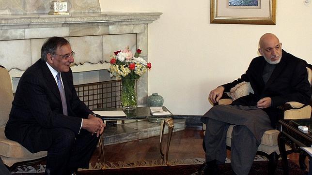 Karzai exige a la OTAN que adelante el traspaso de poderes tras la matanza de Kandahar