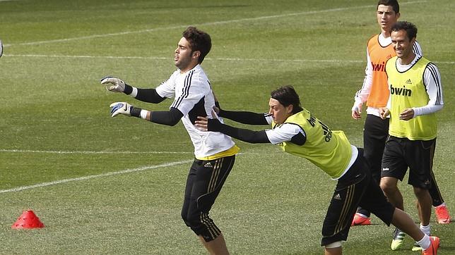 Mourinho recupera a Carvalho