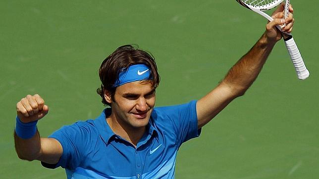 Federer derriba la torre Isner