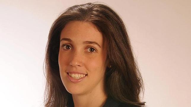 Rudi ficha de asesora a una joven de 24 años, licenciada con 68 matrículas de honor