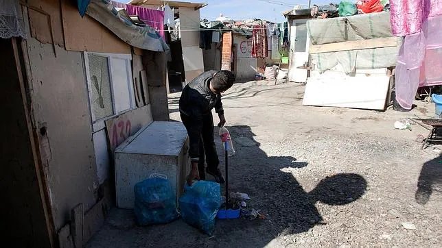 Casi 430 personas malviven en un centenar de chabolas en El Gallinero
