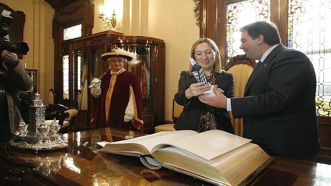 Pastor, satisfecha por unos servicios mínimos que hacen «compatible» el derecho a huelga