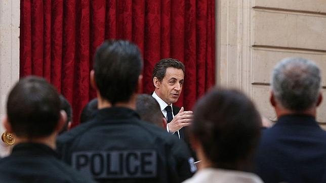 Sarkozy exige a las cadenas que no emitan las imágenes «innobles» de las matanzas de Merah