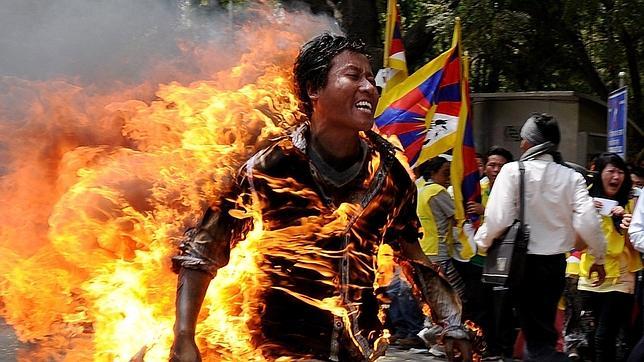 Muere el tibetano que se quemó a lo bonzo en Nueva Delhi por la visita de Hu Jintao