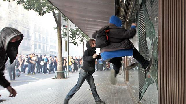 Disturbios a la griega en Barcelona