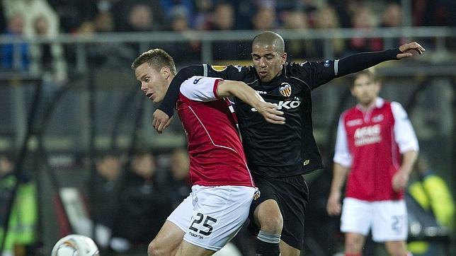 El Valencia, sin puntería, tendrá que remontar al AZ Alkmaar en Mestalla