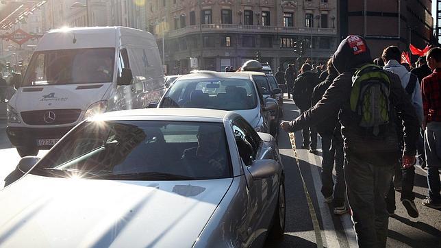 El Gobierno gana el primer pulso a los sindicatos