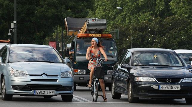 El Ayuntamiento enseña a circular por Madrid en bicicleta