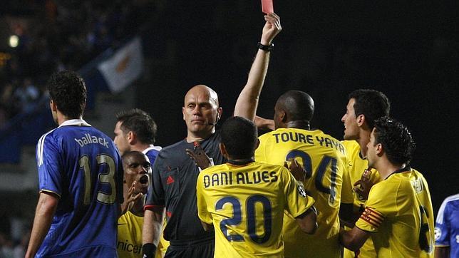 Ovrebo asegura que aún recibe emails amenazadores de «hinchas» del Chelsea