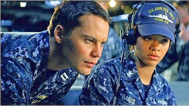 Rihanna juega a 'Hundir la flota'