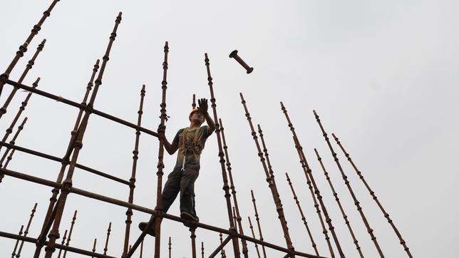 China crece un 8,1% en el primer trimestre, su nivel más bajo en tres años