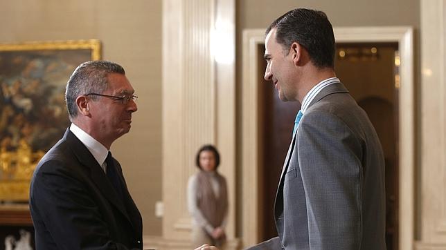 El Príncipe de Asturias recibe a jóvenes abogados del Estado en sustitución del Rey