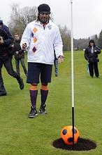 Karembeu se pasa al «FootGolf»