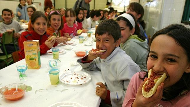 Los padres piden que se regule el uso de «tupper» en los colegios