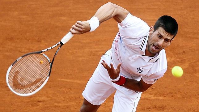 Djokovic, victoria y lágrimas en recuerdo de su abuelo