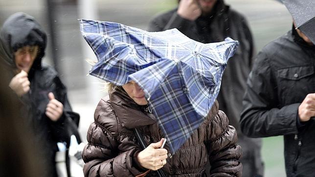 La ciclogénesis explosiva «Petra» dejará este miércoles fuertes vientos y lluvias en España