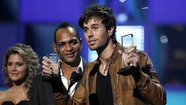 Enrique Iglesias Se Hace Con El Premio Billboard A Artista Del Año De Gira