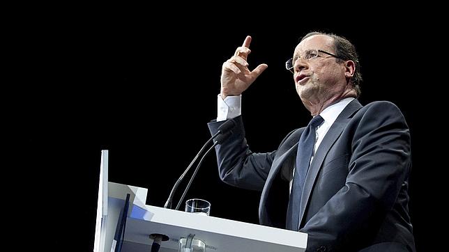 Hollande: «Merkel se moverá más tras las elecciones francesas»