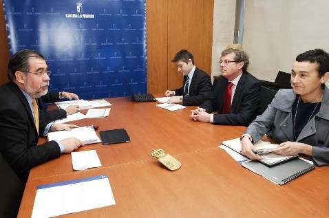 UCLM: Trabajan por que la subida de tasas sea «lo menos gravosa»