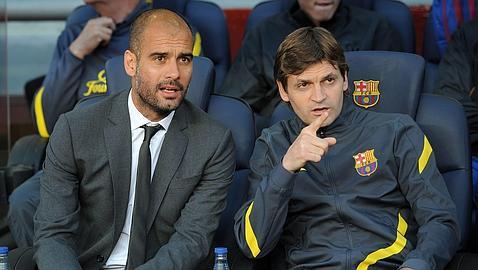 Guardiola recibe la ovación del Camp Nou